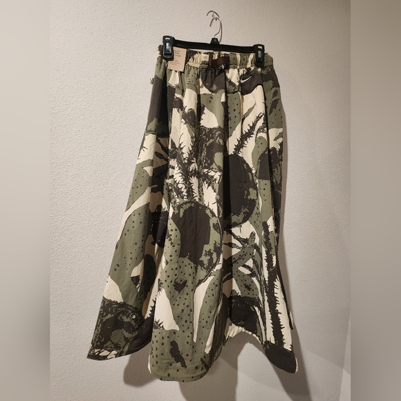 Women's Nike ACG Zip Smith Summit AOP Skirt - Picture 15 of 16